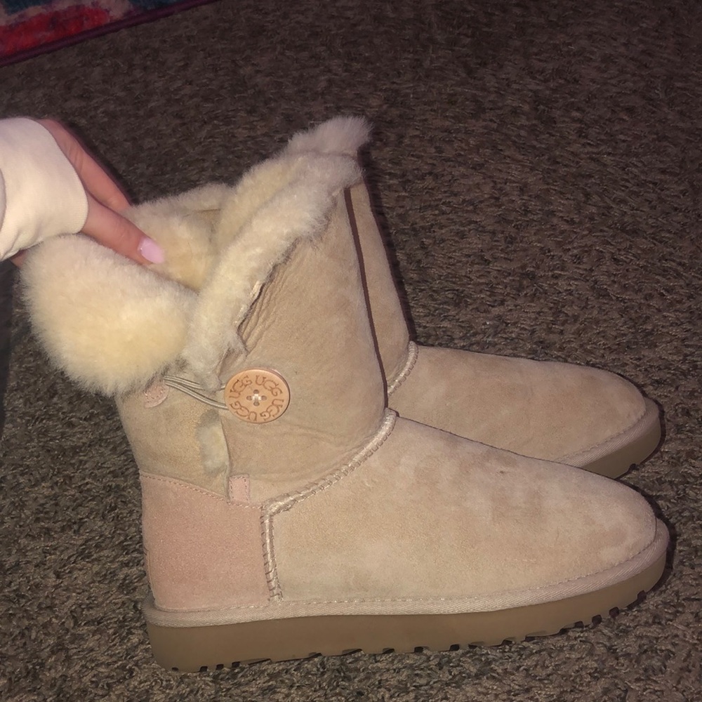 Women’s Ugg - Bailey Button II